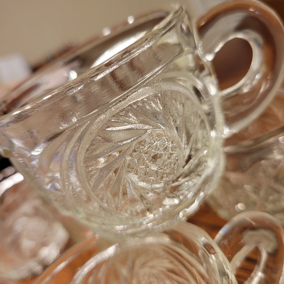 L.E. Smith Glass ~ Aztec Pattern Punch Cups ~ Set of 8 - Picture 2 of 7